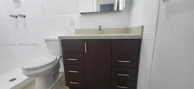 Building Photo - 1016 NE 5th St