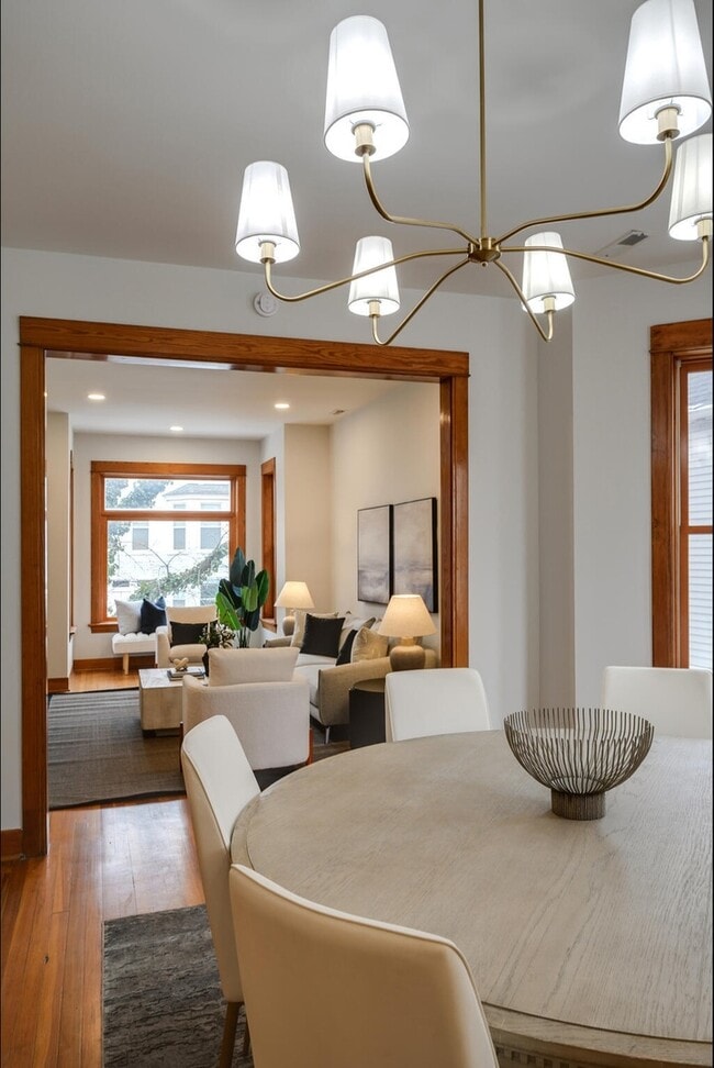 Building Photo - 1415 W George St