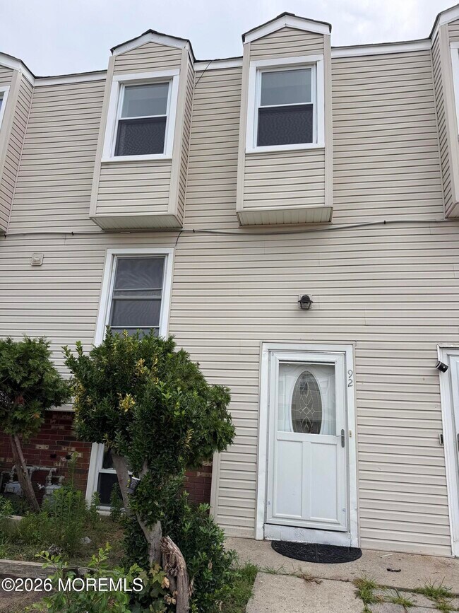 Building Photo - 92 Sawmill Rd