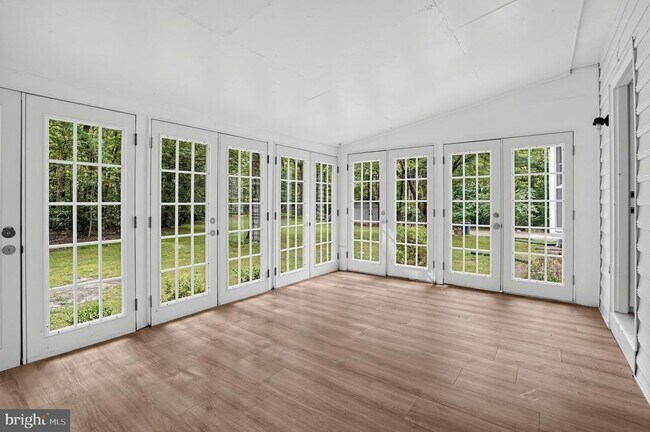 Building Photo - 6401 Wolf Run Hunt Ct