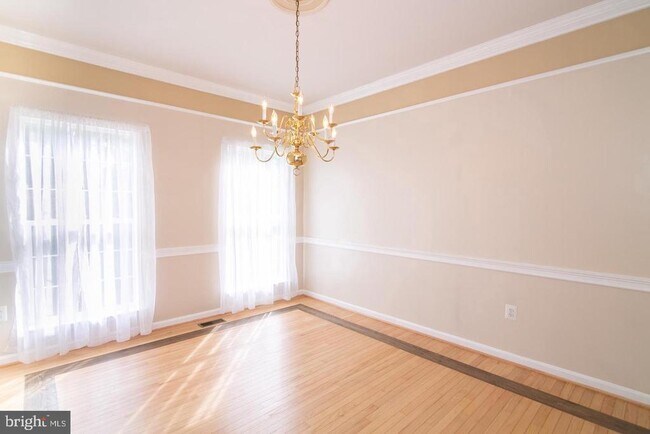 Building Photo - 3018 Desert Palm Ct