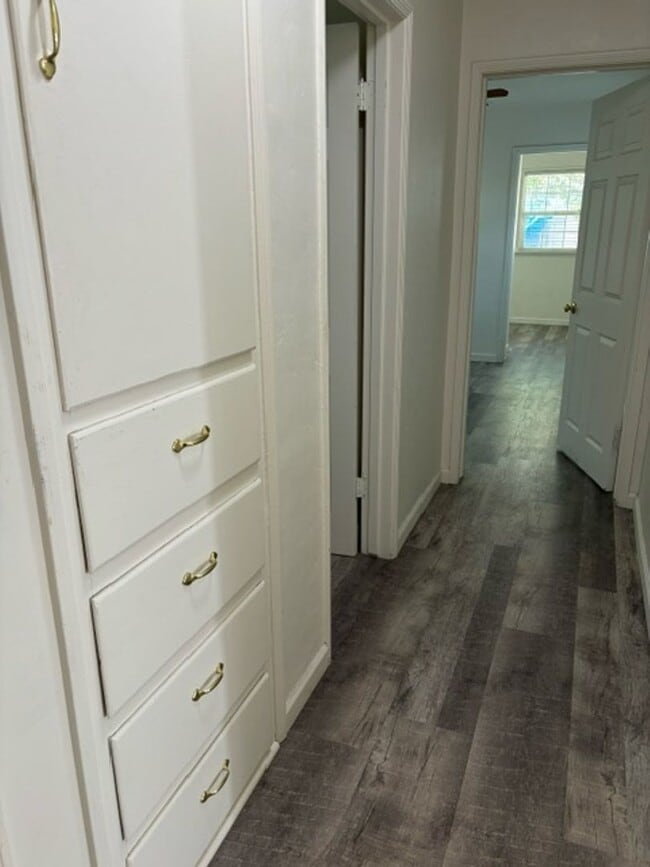 Building Photo - 821 Vine St