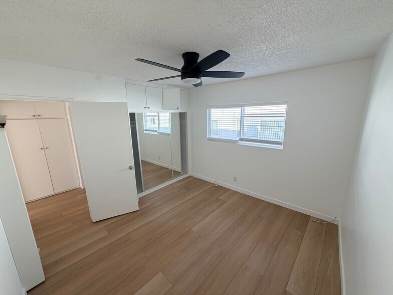 bedroom - 940 S Venice Blvd