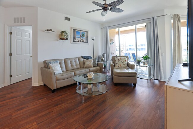 Building Photo - Spacious FURNISHED 3 Bed 2 Bath Condo In P...
