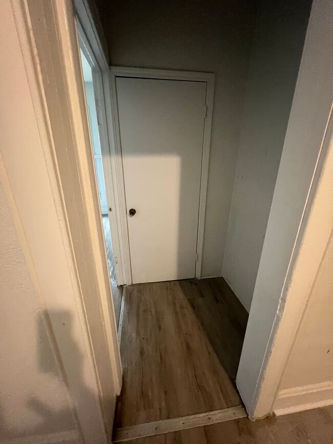 Building Photo - 3 bedroom 2 Bath $875