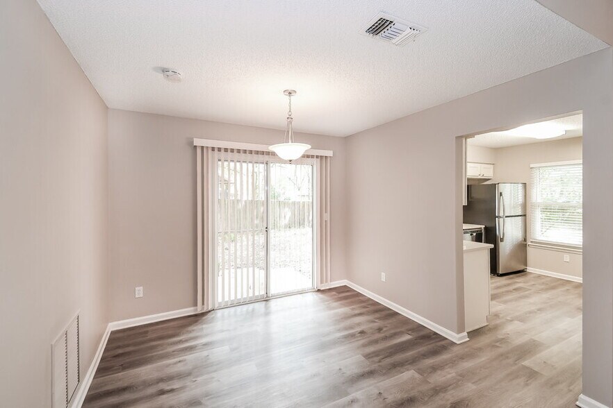 Building Photo - 8056 Rodin Ct
