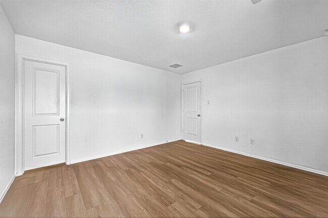 Building Photo - 7719 Cedar Birch Dr