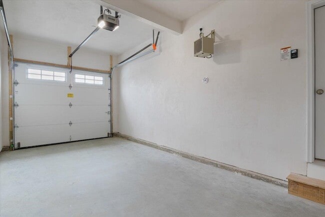 Building Photo - 26-3 Regency Cir