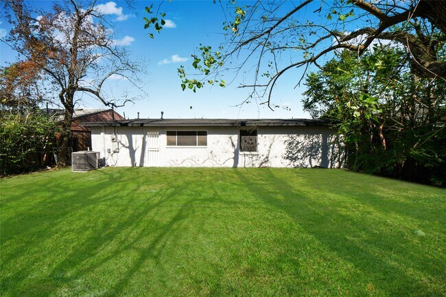 Building Photo - 3727 Prudence Dr