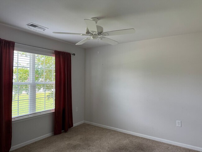 Building Photo - 102 Jessica Ct