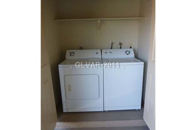 Building Photo - 5081 River Glen Dr