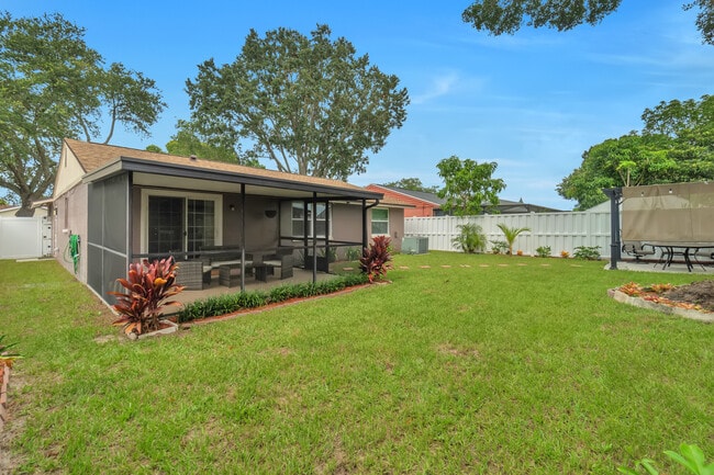 Building Photo - 12447 Mondragon Dr