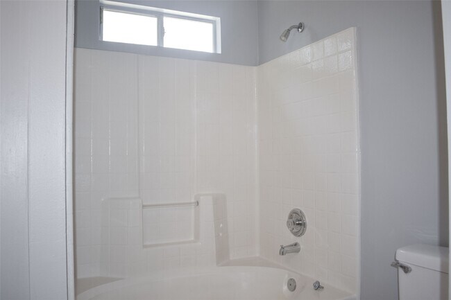 Building Photo - 1006 Addison Park Ln