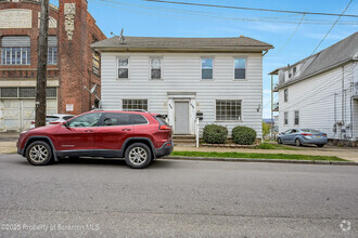 Building Photo - 396 Scott St