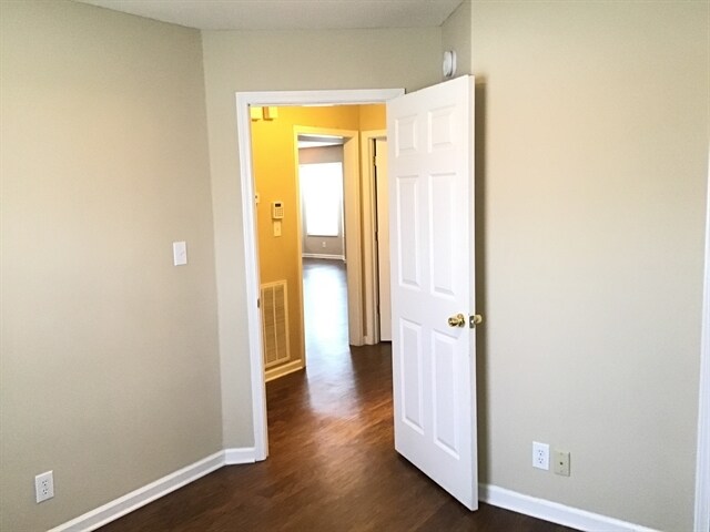 Building Photo - 3494 Sandpiper Dr