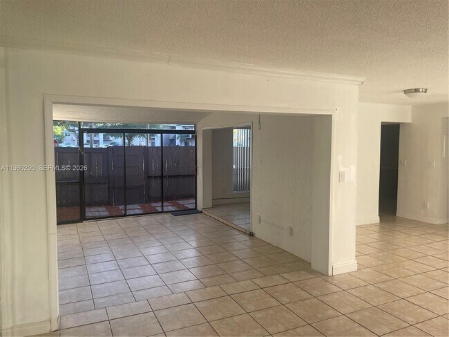 Building Photo - 2191 Bayberry Dr