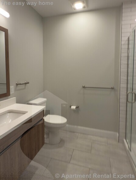 Building Photo - 9 Central St