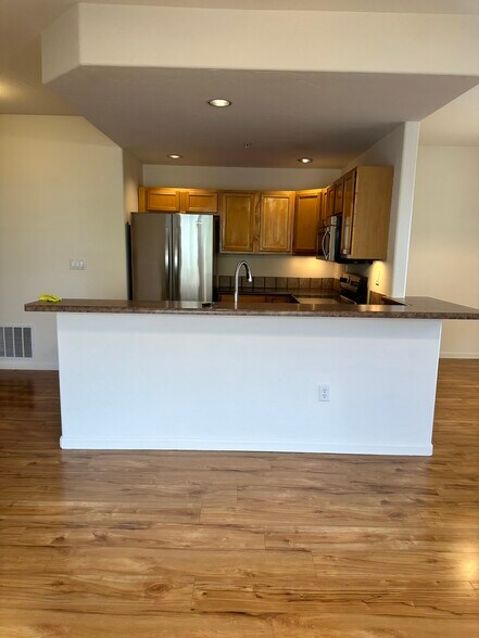 Building Photo - 2701 Midland Ave