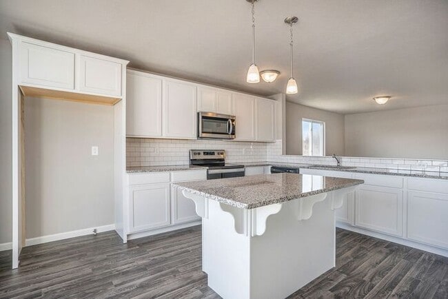 Building Photo - 412 Eastwood Dr