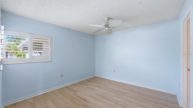 Building Photo - 5350 Myrtle Wood