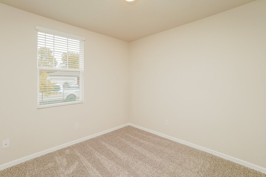 Building Photo - 39013 Harlow Rose Dr