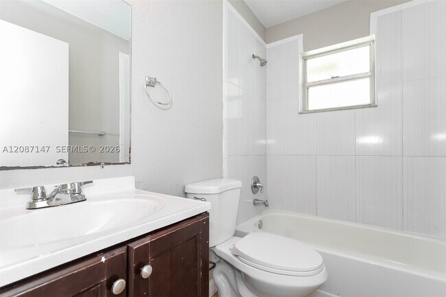 Building Photo - 6129 Moonbeam Dr