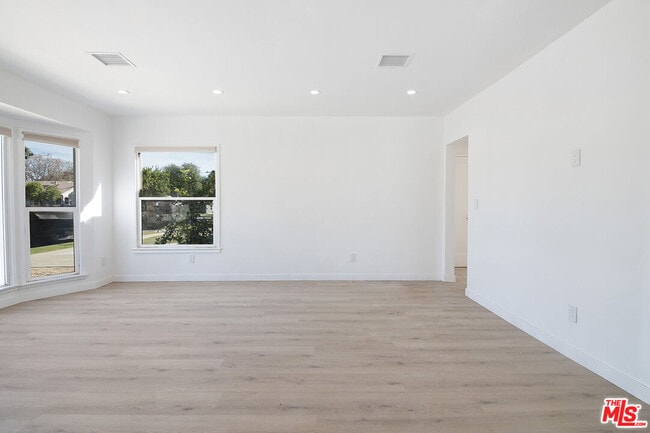 Building Photo - 17638 Welby Way