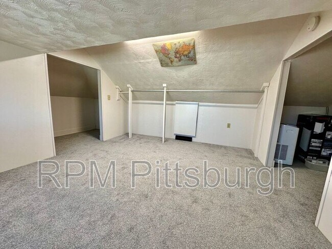 Building Photo - 1130 Downlook St