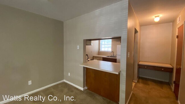 Building Photo - 8909 Parkway E