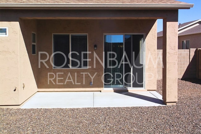Building Photo - Beautiful 4-bedrooms, 2-baths home nestled...