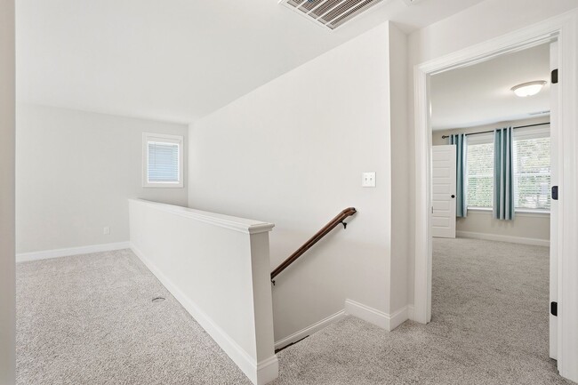 Building Photo - Stunning Home with Main-Level Bedroom, Gourmet Kitchen