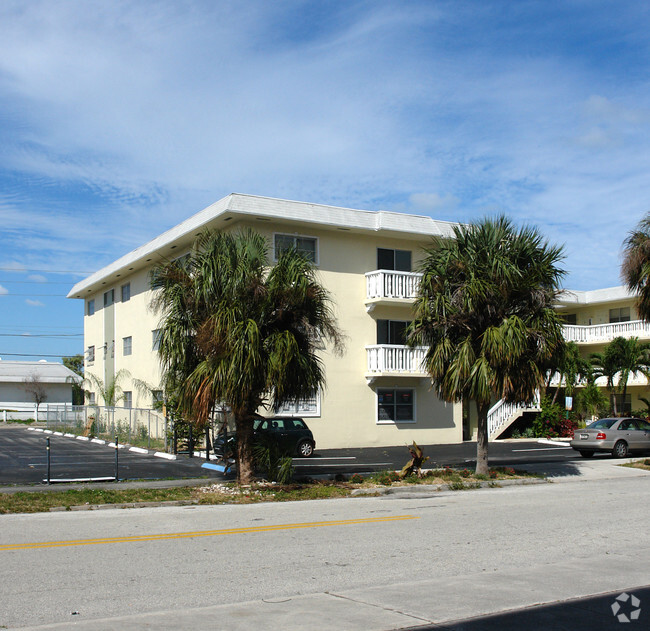 Building Photo - Hamilton Arms Apartments