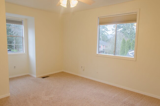 Building Photo - 3bd/2.5ba Issaquah Home