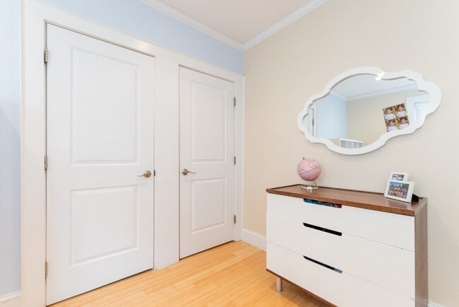 Building Photo - 417 Walden St