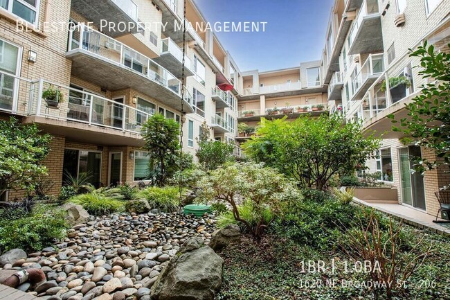 Building Photo - 1620 NE Broadway