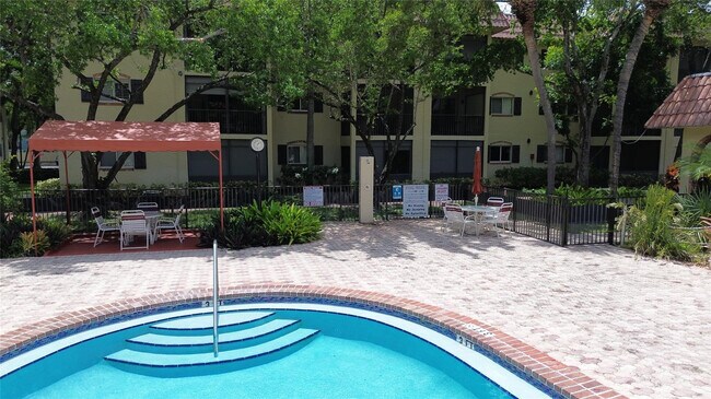 Building Photo - 251 S Cypress Rd