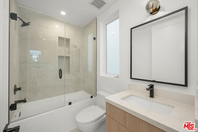 Building Photo - 5248 Auckland Ave