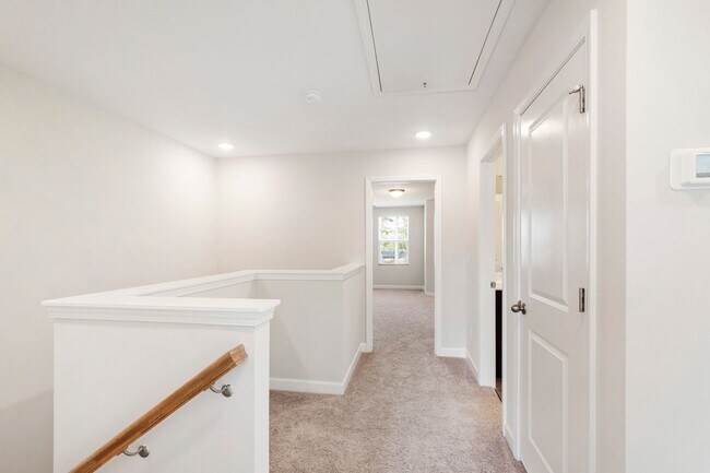 Building Photo - Charming 3BR Townhome in the Sought-After Springvale Community!