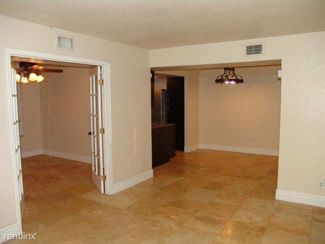 Building Photo - 2 br, 1 bath Condo - 700 East Mesquite Cir...