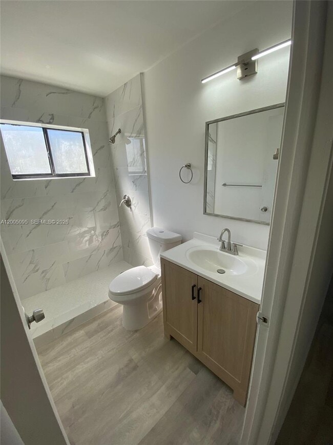 Building Photo - 9920 NW 68th Pl