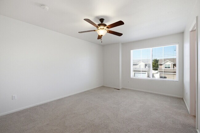 Building Photo - "Charming 3-Bedroom Home with 2.5 Baths on Kirk Street – 1744 sq ft of Comfort in Denver!"