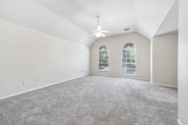 Building Photo - 7902 Feather Springs Dr