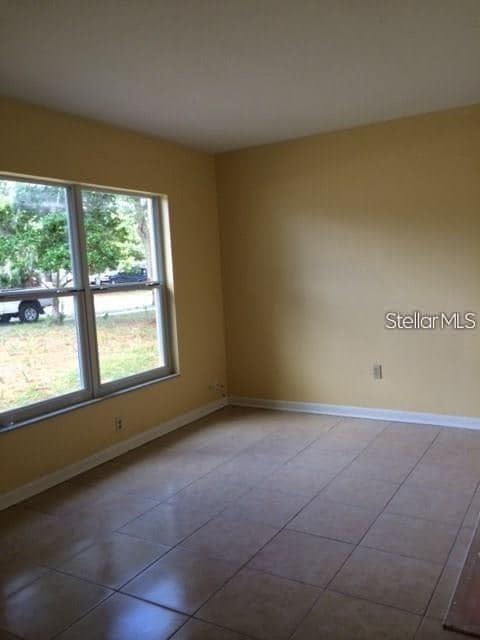 Building Photo - 720 E Spruce St