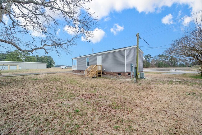 Building Photo - 2446 Peartree Rd