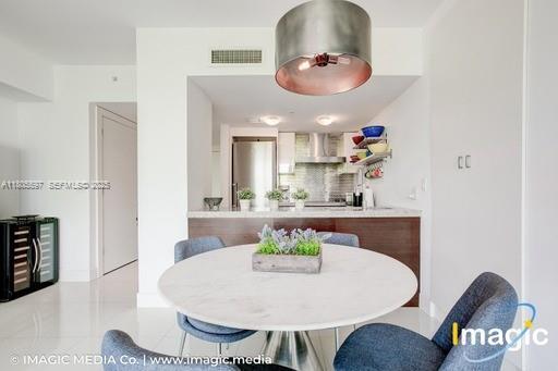 Building Photo - 720 NE 62nd St