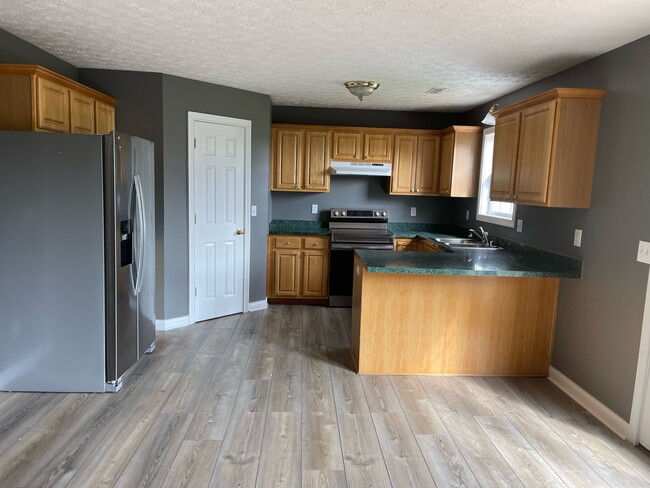 Building Photo - 127 Copperfield Way