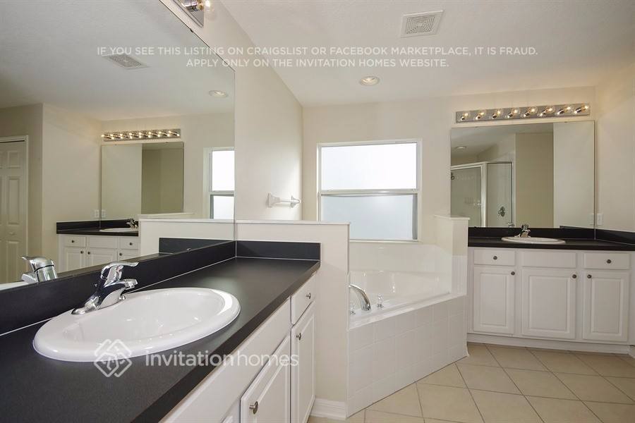 Building Photo - 8954 Vickroy Terrace