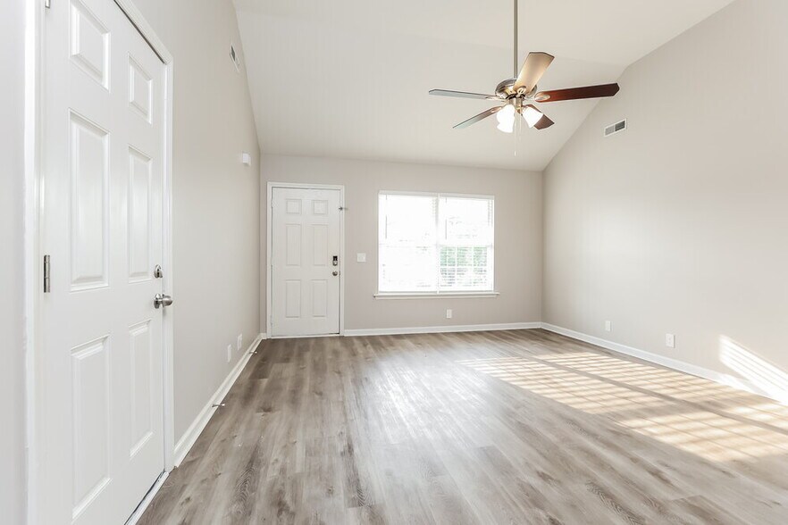 Building Photo - 3025 Ace Wintermeyer Dr