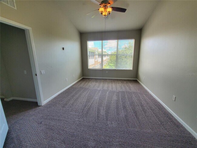 Building Photo - 2215 Kings Palace Dr