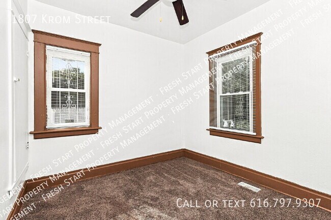 Building Photo - 1807 Krom St